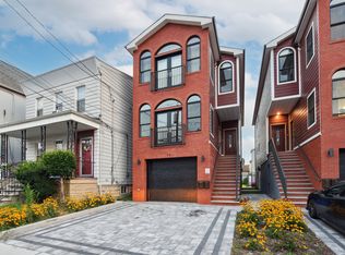 90 W 45th St #1, Bayonne, NJ 07002