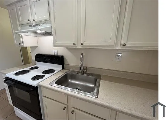 901 E Pierce St #5 — Photo 5
