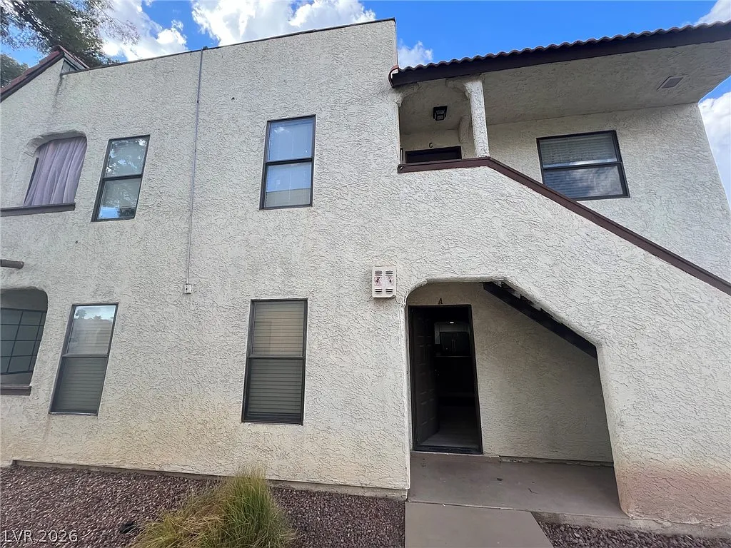 2 bed, 2.0 bath, 1073 sqft, $1,650 — Photo 2