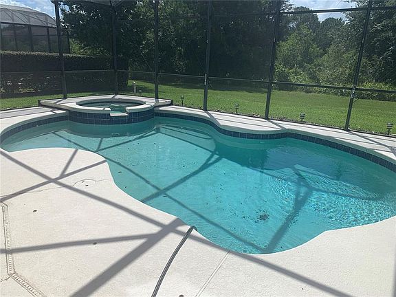3rd image of 17524 Woodcrest Way