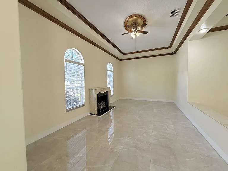 1024 Hagen Dr — Photo 5