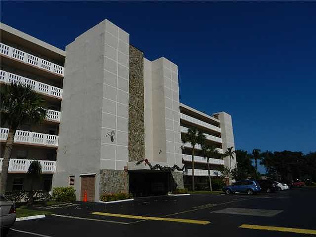 1st image of 131 SE 3rd Ave APT 605