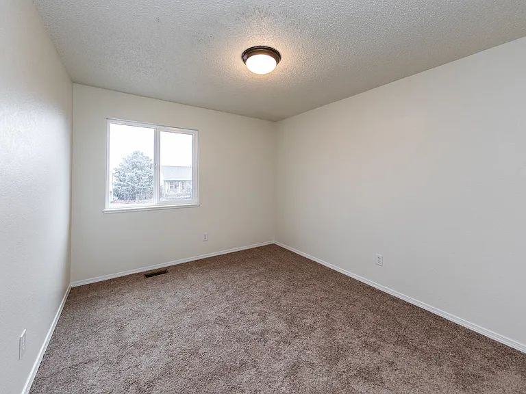 5160 Alton Dr — Photo 29