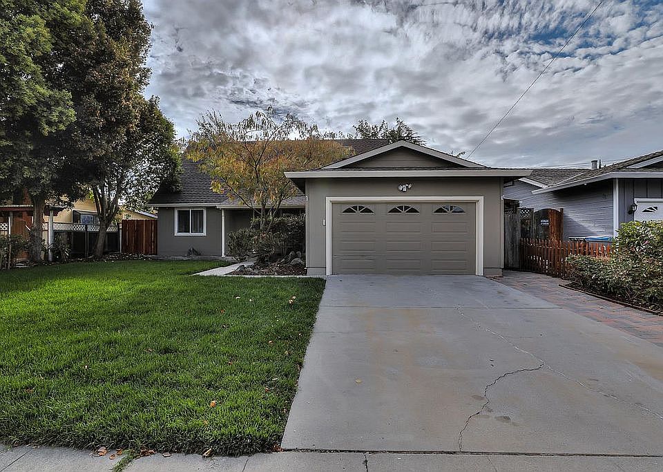 1st image of 2053 Lakewood Dr