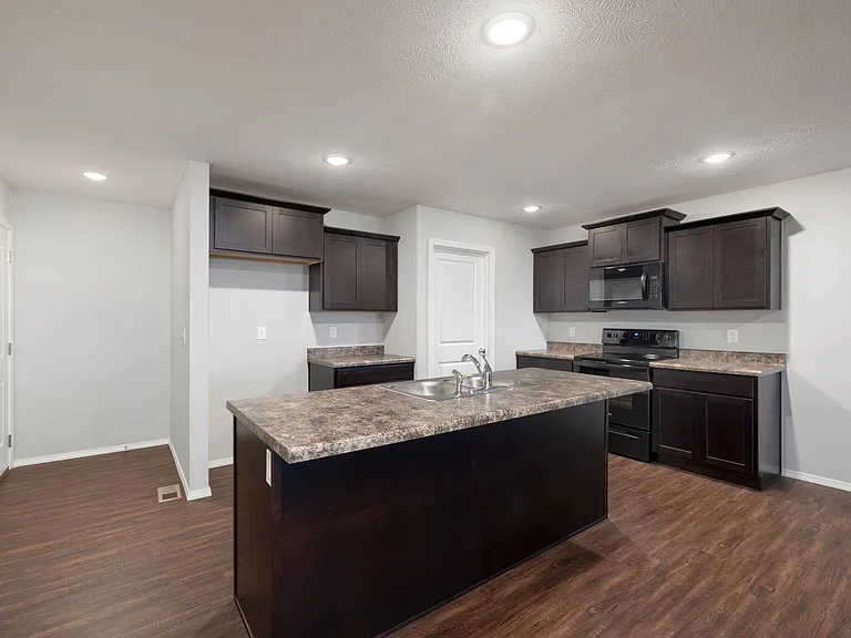 331A W Summit St — Photo 10