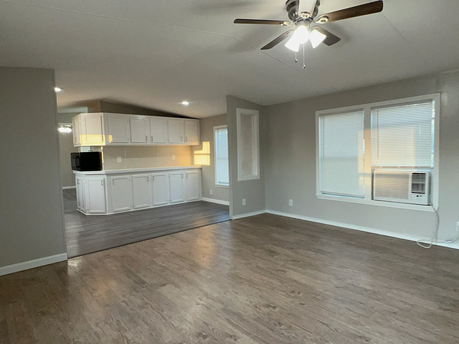 3 bed, 1216 sqft, $1,250 — Photo 3