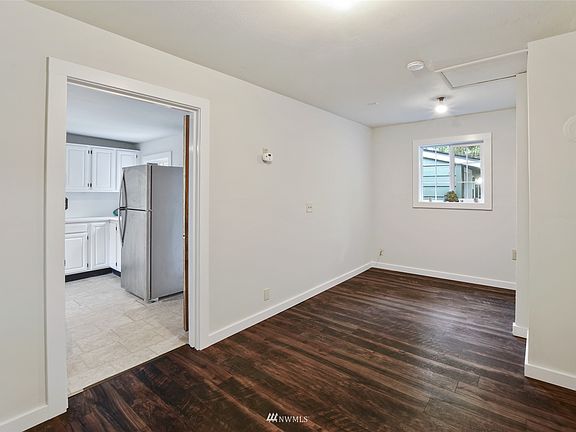 5th image of 3325 Jackson Ave NW