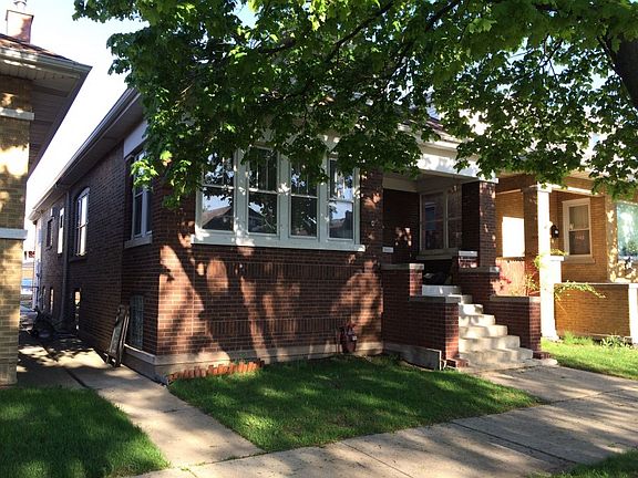 2nd image of 1830 N Lowell Ave
