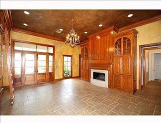 3rd image of 107 Esplanade Ct