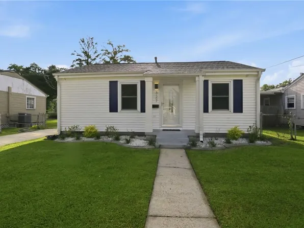 327 Wainwright Dr, Harahan, LA 70123