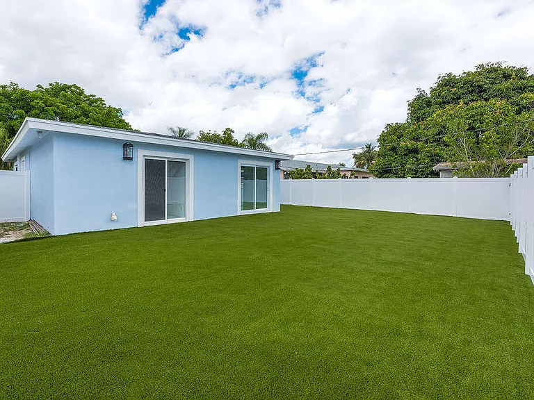 626 NW 7th St — Photo 31