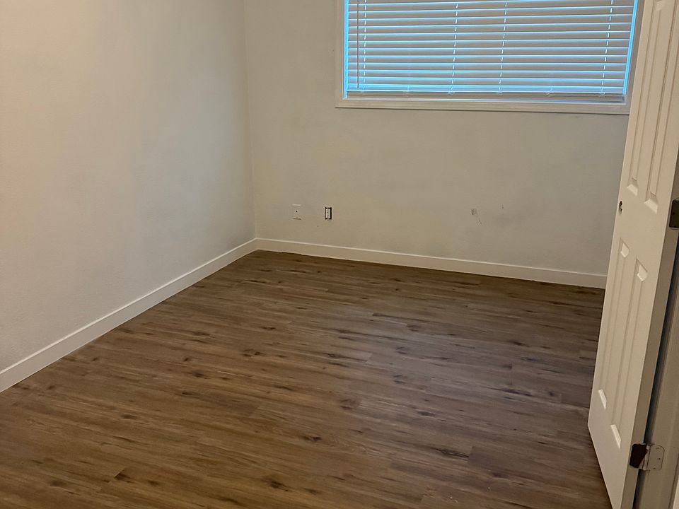1st image of 1402 N Benwiley Ave
