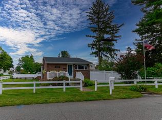 220 Amsterdam Ave, West Babylon, NY 11704