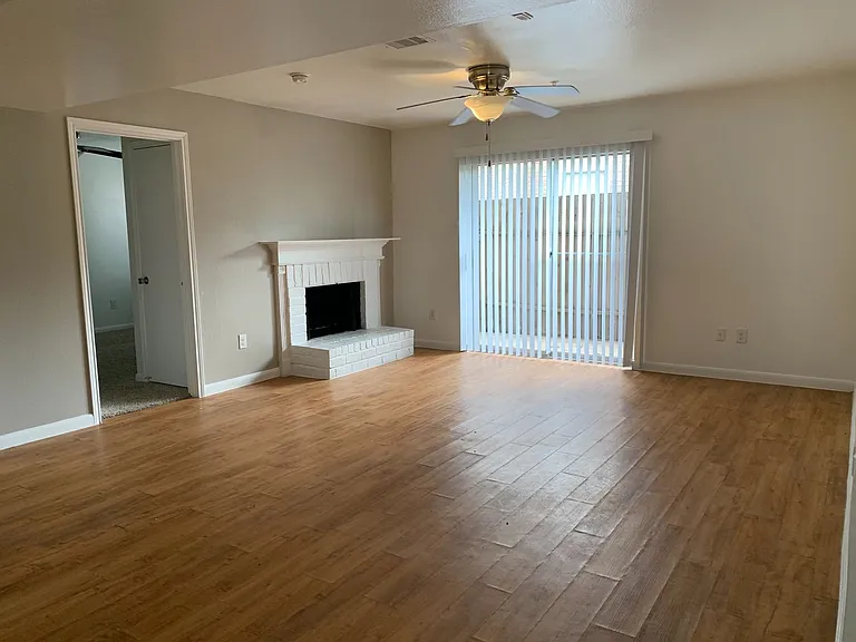 Emerald Cove Apartments — Photo 139