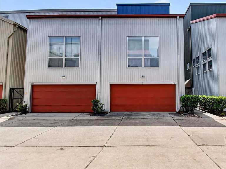 6916 Yellowstone Way Dr — Photo 2