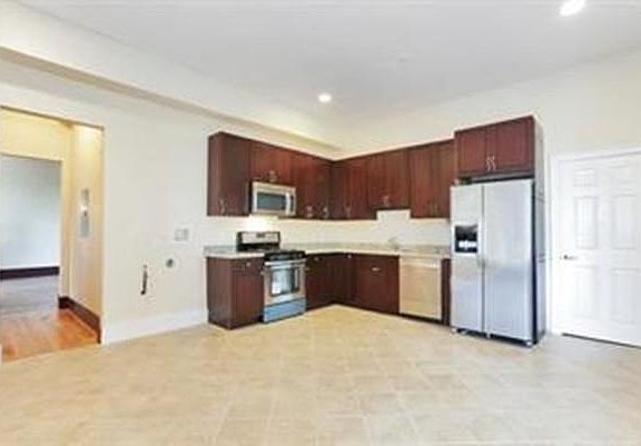 3rd image of 81 Summer St APT 2