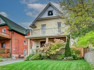 22 Whitney Pl, Kitchener, ON N2G 2X5