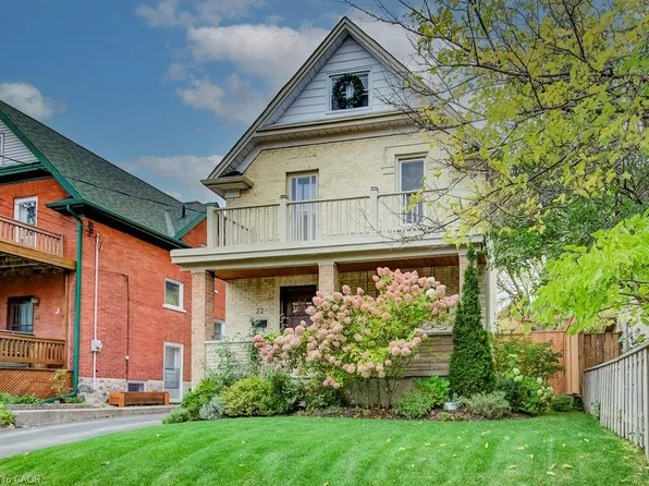 22 Whitney Pl, Kitchener, ON N2G 2X5