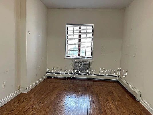 5th image of 25-25 Newtown Ave #1