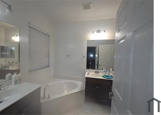 4781 Grand Cypress Cir N — Photo 6