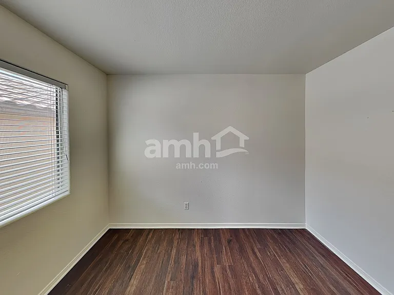 6473 Karlsen Ct — Photo 18