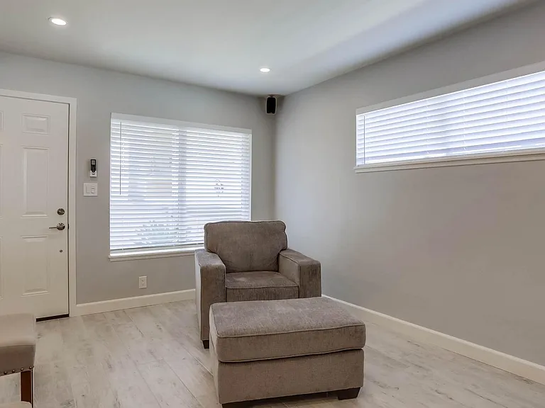 126 W Canada #C — Photo 21