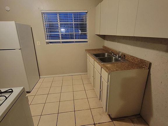 3rd image of 8802 Mount Capote Dr