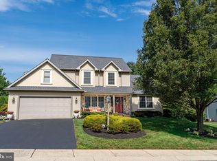 306 Round Hill Ln, Lancaster, PA