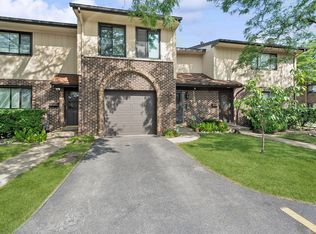 320 E Rimini Ct, Palatine, IL 60067