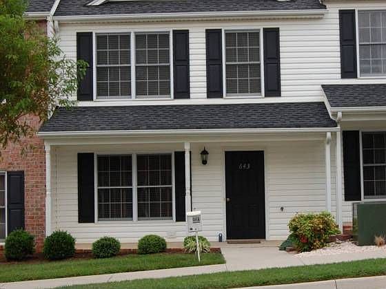1st image of 643 Wyndhurst Dr
