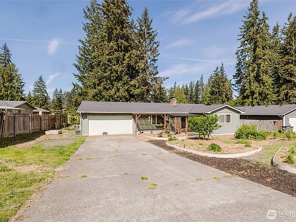 4th image of 3512 Balsam Boulevard SE