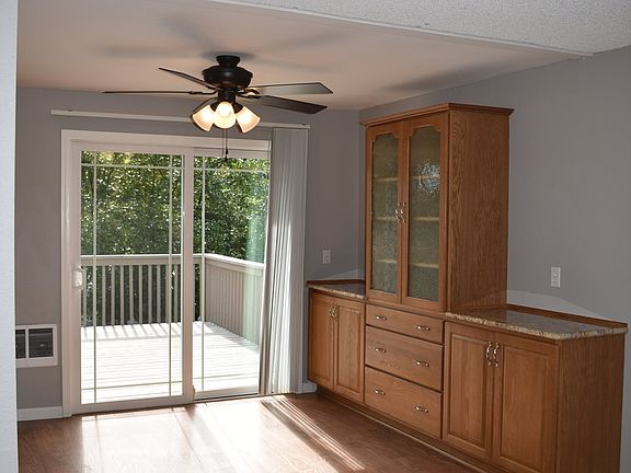 4th image of 10015 SE 10th St