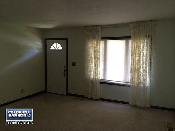 3rd image of 10607 Phillip Dr