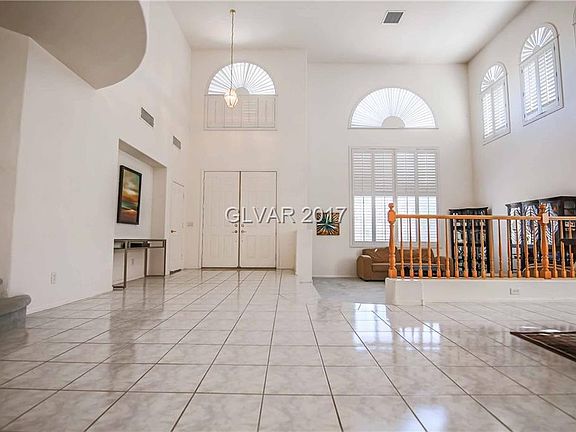 3rd image of 1283 Gallery Oaks Dr