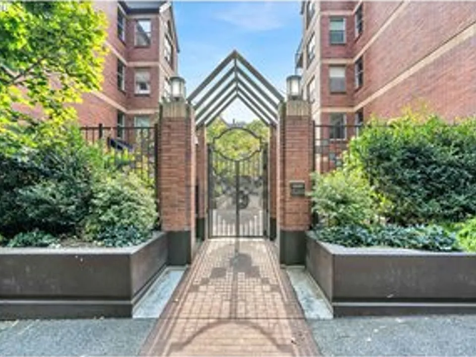 1500 SW Park Ave #429