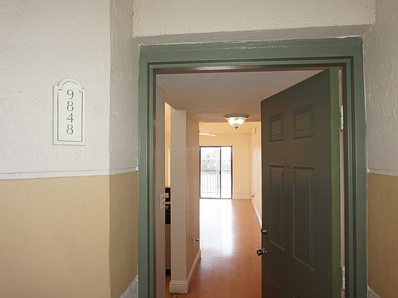 4th image of 9848 Nob Hill Ln
