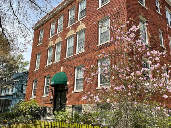 3039 Macomb St NW APT 23, Washington, DC 20008