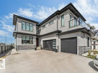 424 33rd Ave NW, Edmonton, AB T6T1Z3