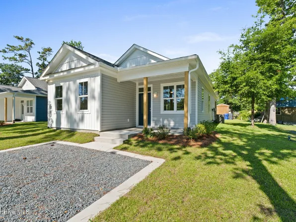 211 NE 78th Street, Oak Island, NC 28465