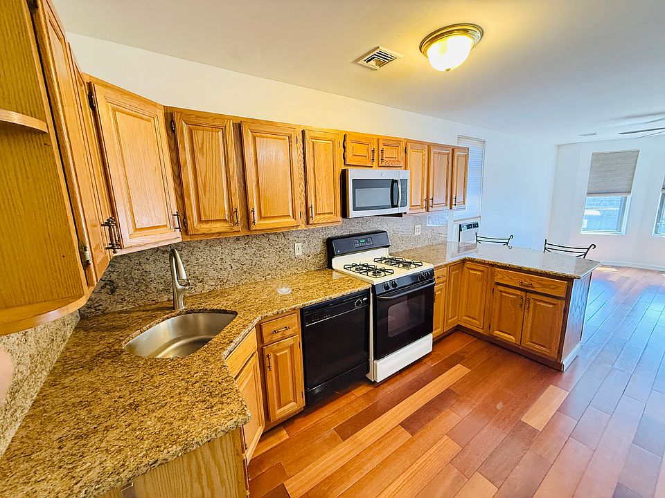1st image of 9039 Palisade Ave APT 3
