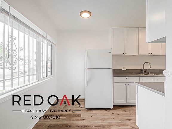 2nd image of 252 E 79th St #252