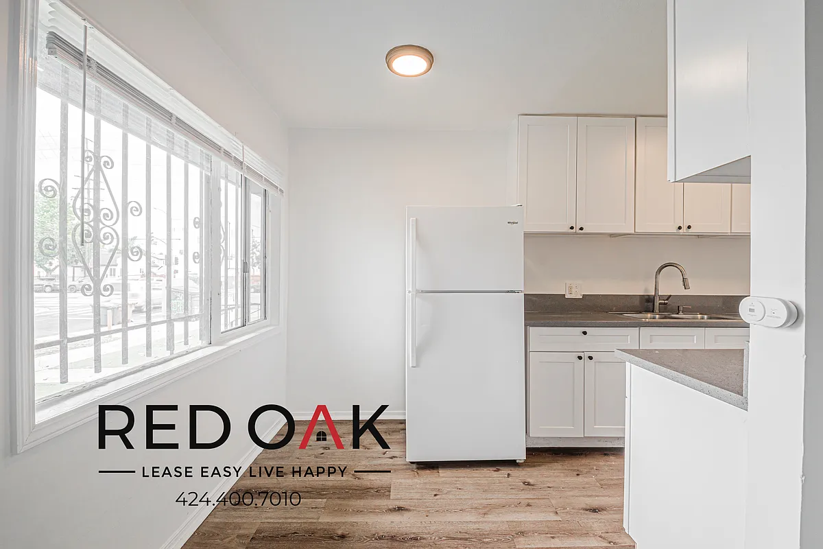 Building Photo - 252 E 79th St #252