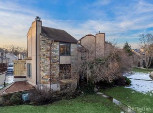 40 Emerald Ln, Old Bridge, NJ 08857