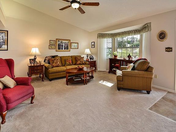 3rd image of 1320 Catalina Blvd