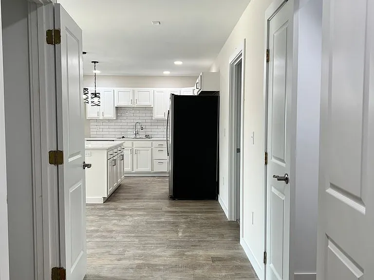950 S Hebron Ave — Photo 7