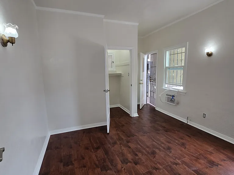 1054 1/2 S Carmona Ave #1 — Photo 12