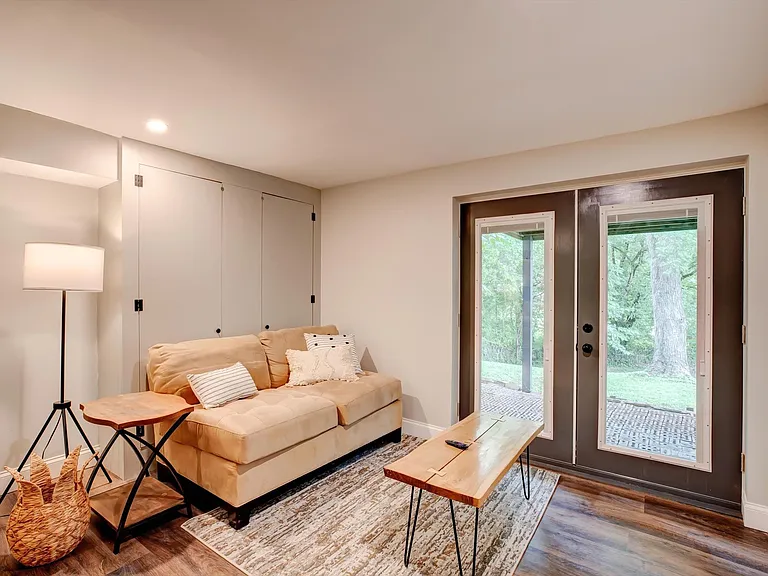 1301 Glenoaks Dr — Photo 14