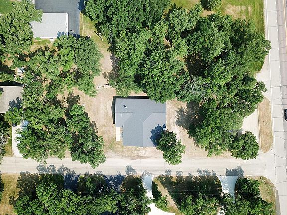 4th image of 90 Bay View Rd