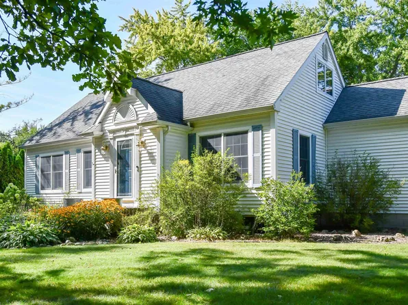 1600 Carla Dr, Essexville, MI 48732