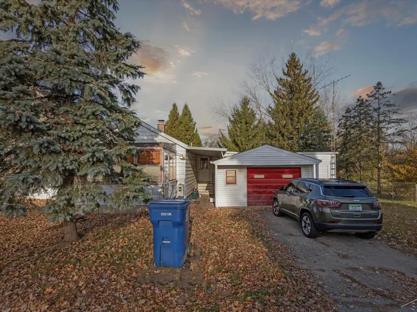 305 E Water St, Saint Charles, MI 48655